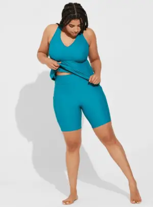 Swim-Biker-Short-With-Pockets-Torrid-300x404 6 زائد الحجم شورتات السباحة جاهزة للمتعة في الشمس