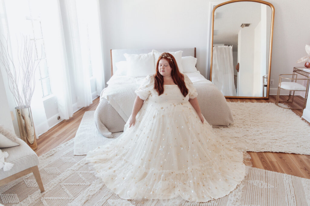 6 tips plus size women should know when booking an oversized photo shoot