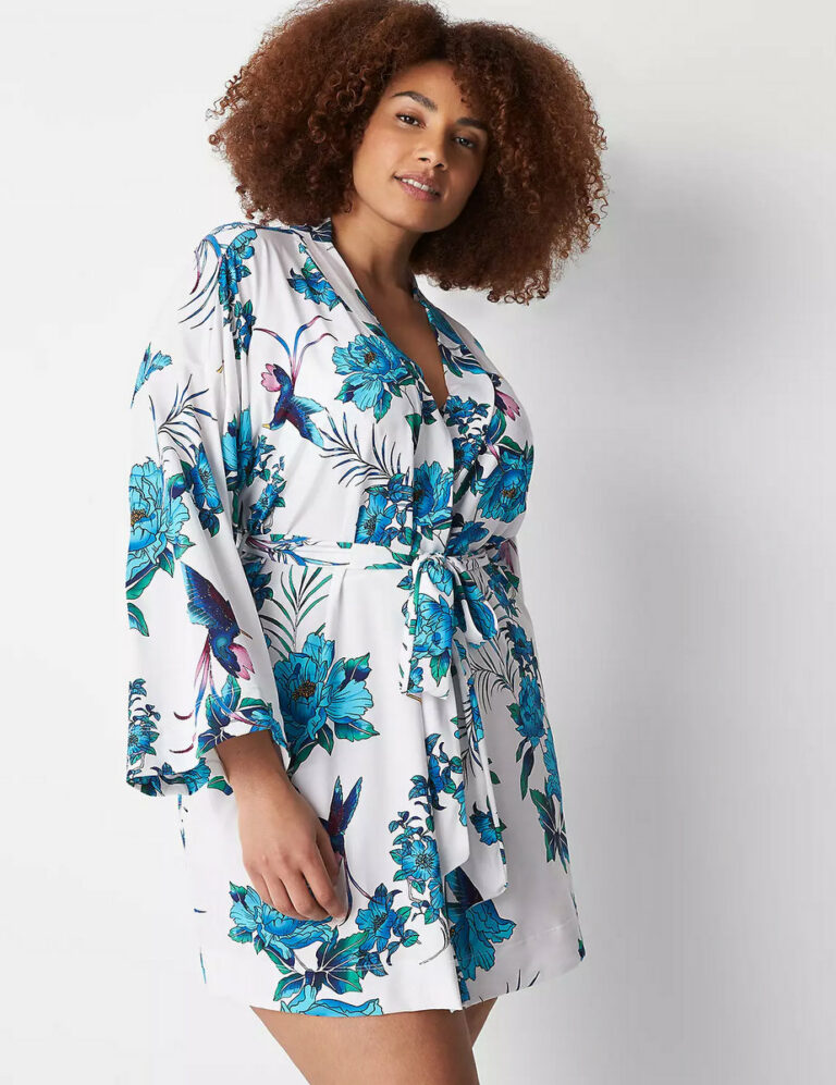 20+ Plus Size Robes for Maximum Summer Style & Comfort