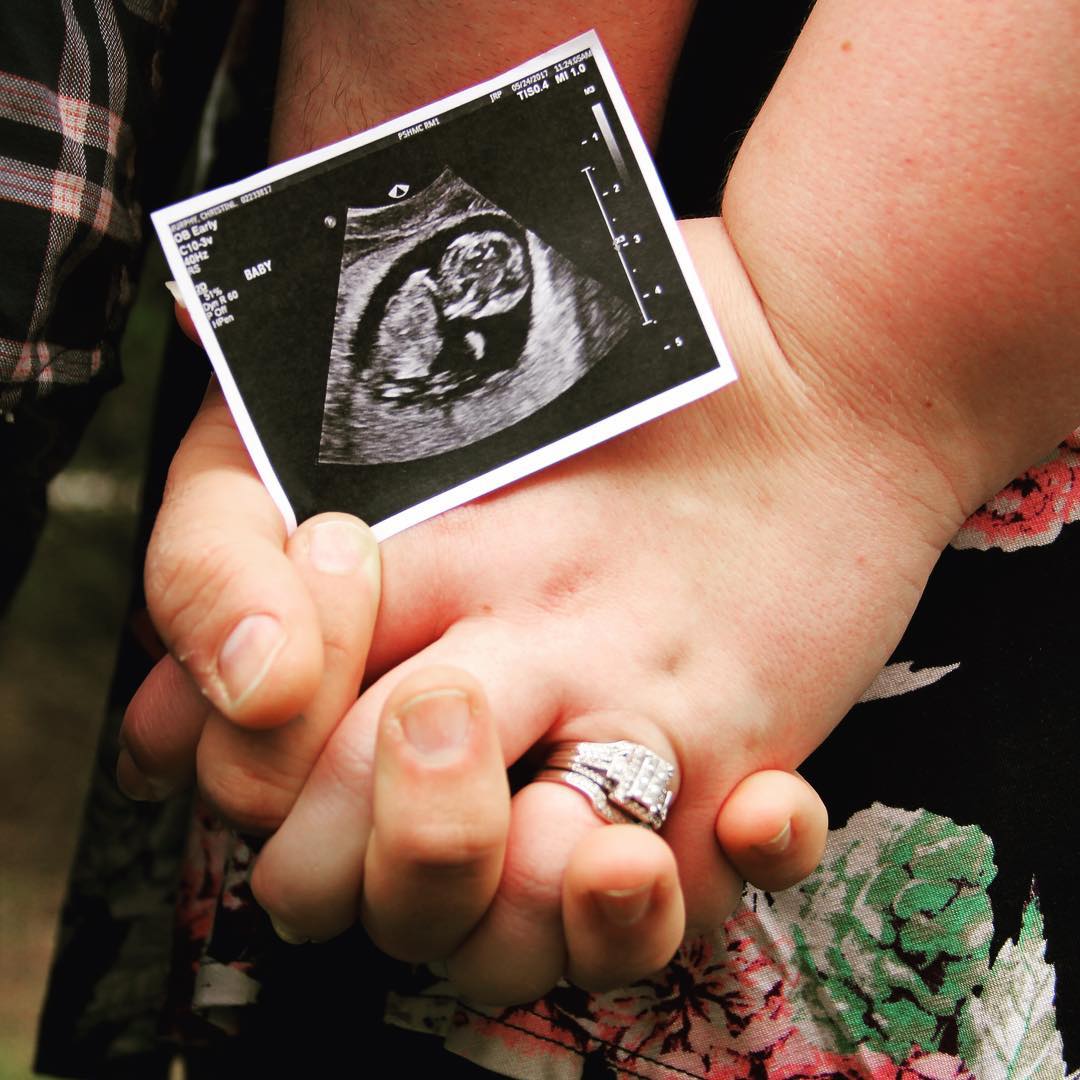 Image via @mightymurphinfashionranger Navigating Plus Size Pregnancy