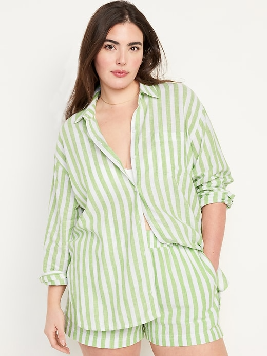 Linen Button Down Boyfriend shirt-TCF has rounded up twelve of the perfect plus size summer essentials for your wardrobe.