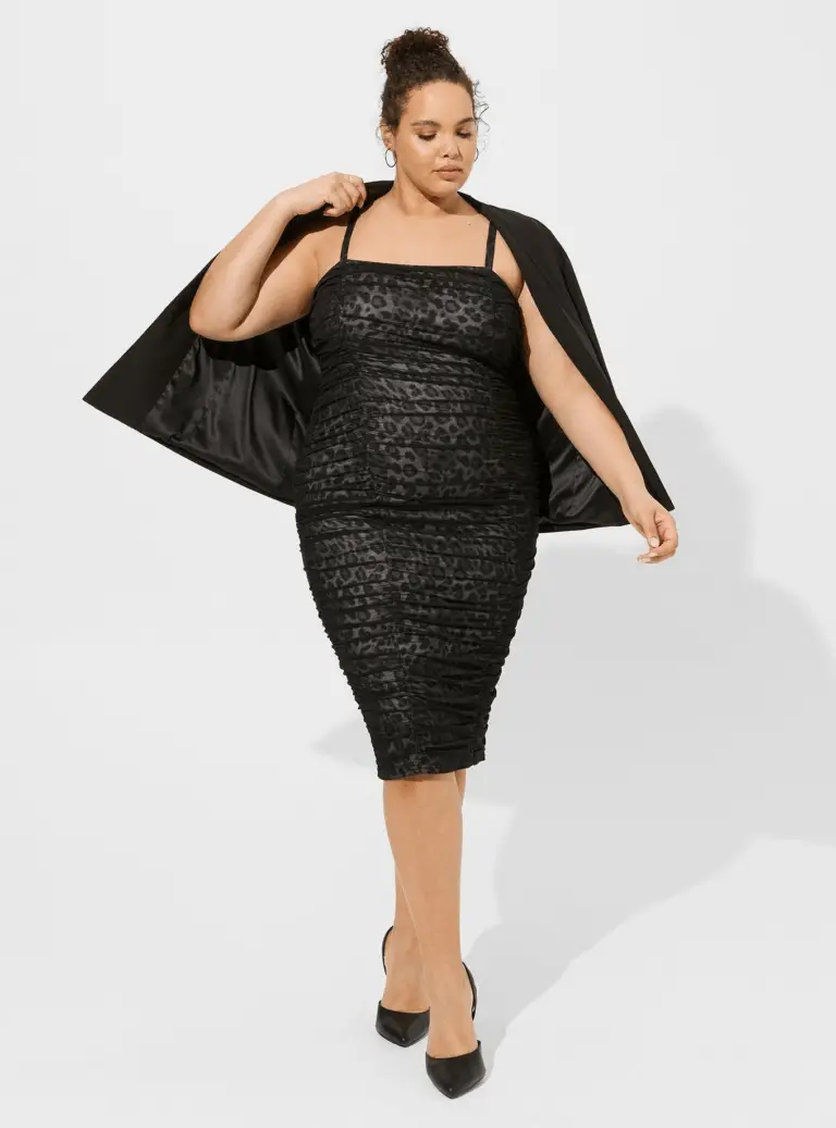 Make Your Partner Fall Love: 7 Date Night Dresses for Plus-Size Women