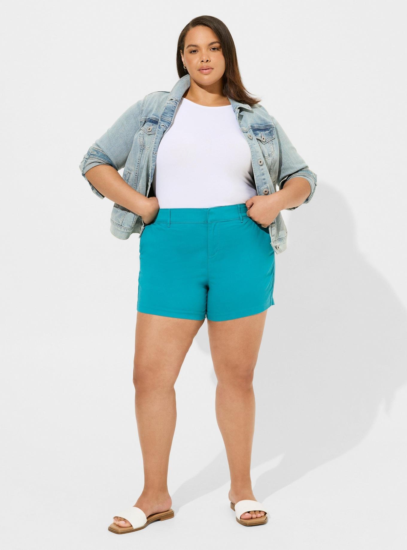 Torrid-Shorts 10 من أفضل السراويل القصيرة للسيدات ذوات المقاسات الكبيرة التي يمكنك ارتداؤها في الصيف