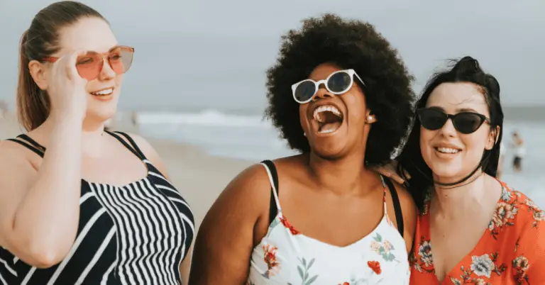 #SittingPretty: 5 Beach Chairs for Plus Size Girlies Who Are Ready for Some Fun in the Vacation Sun