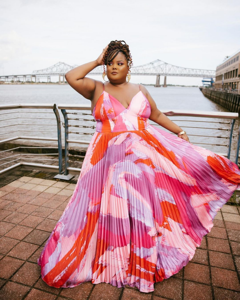 Plus Size Comedians to Follow - Danielle Pinnock