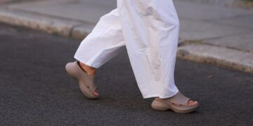 Best Wide-Width Sandals For Summer For Every Style