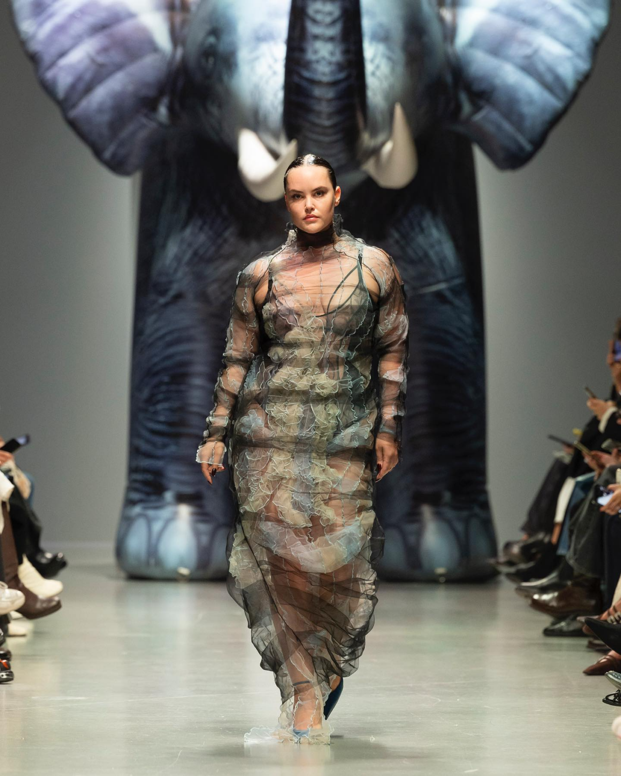Ester Manas- Plus Size Luxury