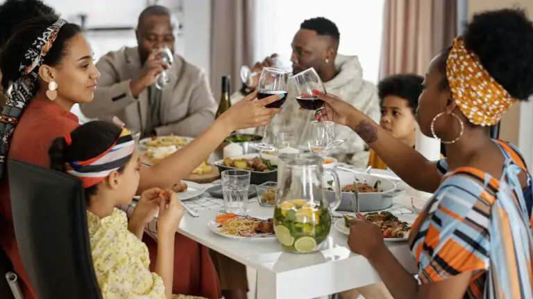 thanksgiving outfit table arrangement with family