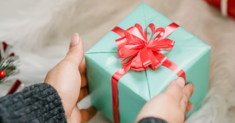 #NoNoNo: Items You Should NOT Gift a Plus Size Person During This Time of the Year
