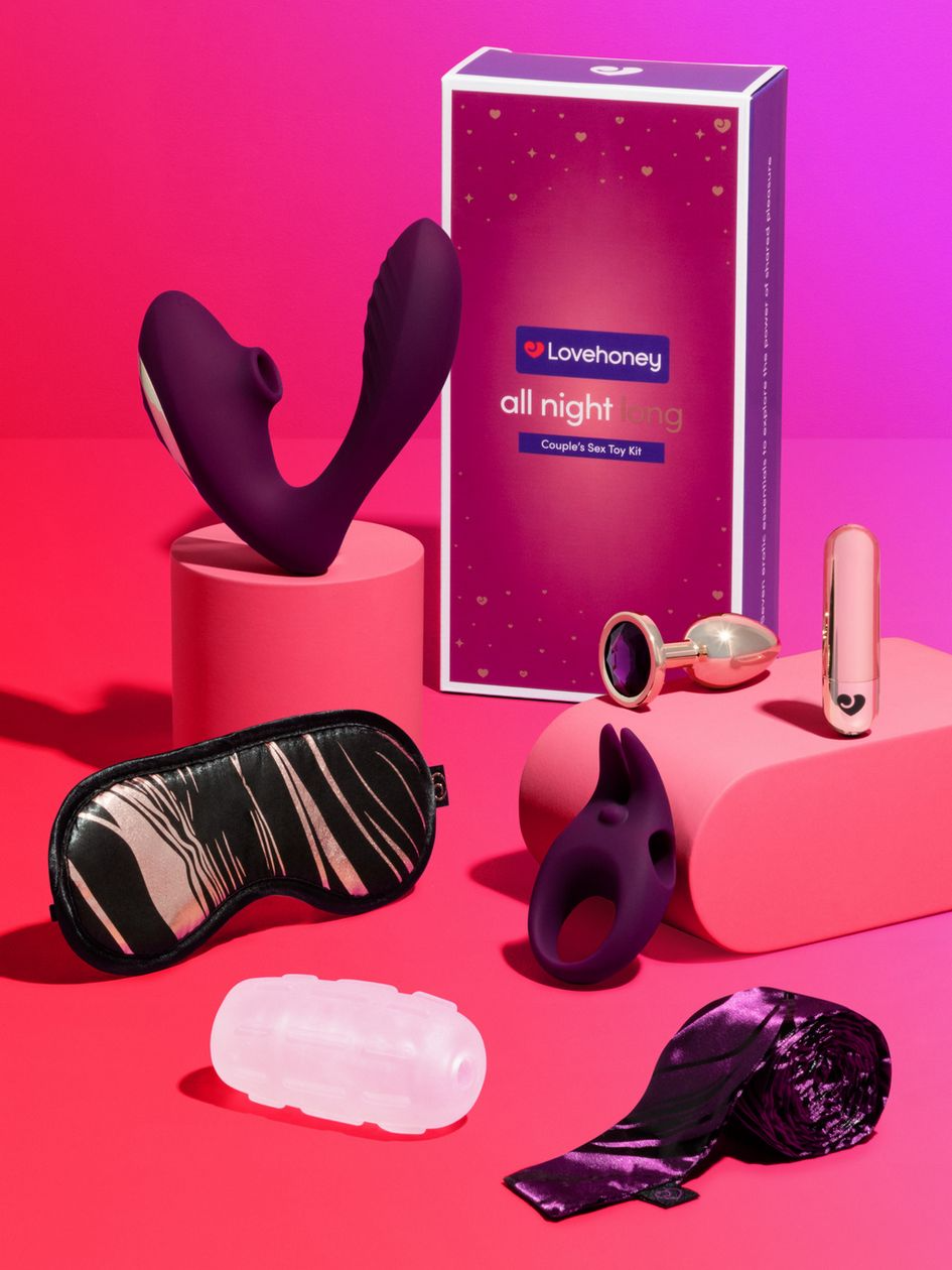 Lovehoney-Indulge-Valentines-Kit-7-Piece- 15 هدايا عيد الحب هي (أو أنت) ستحبها تمامًا