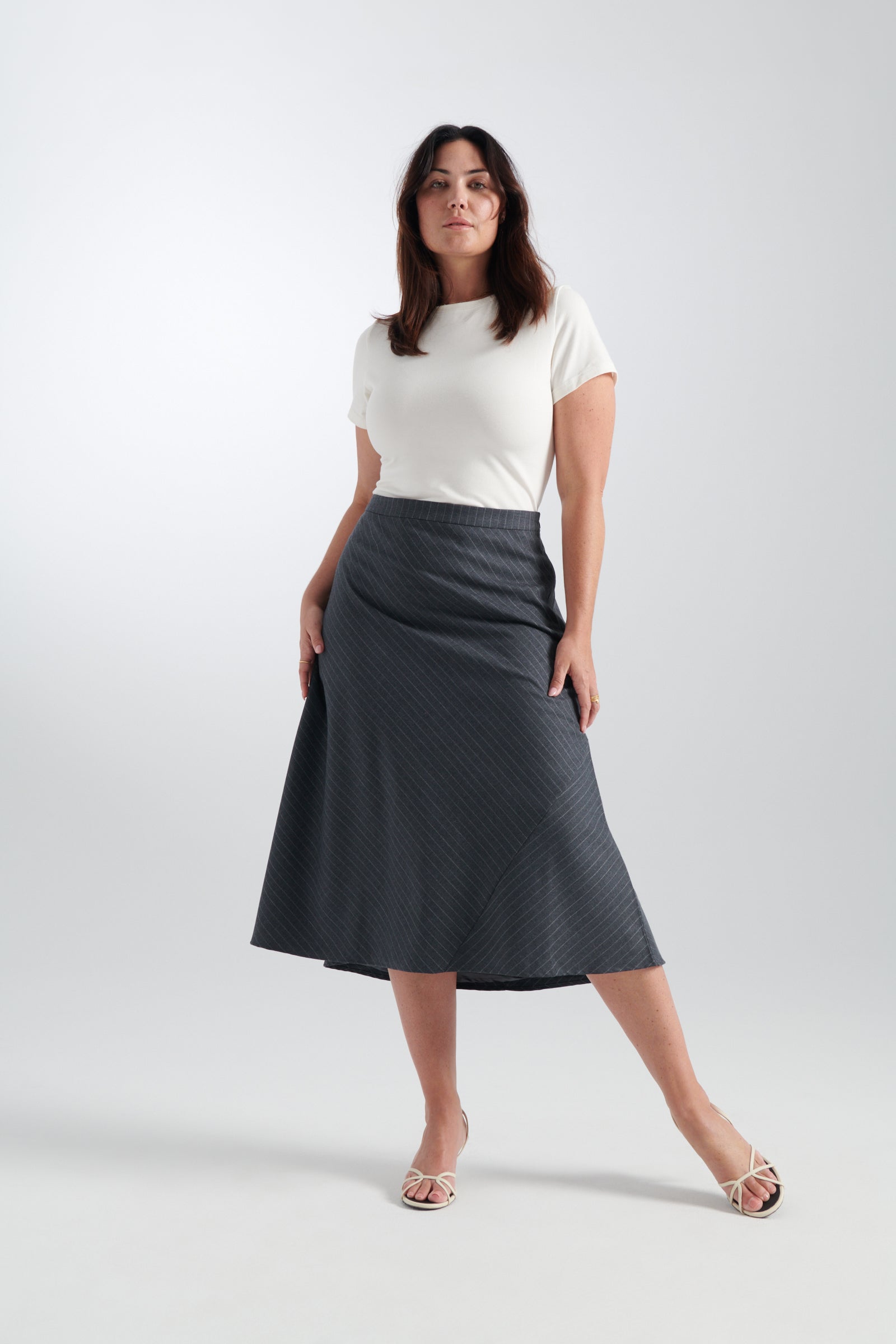 222WS-GR_Chase_pinstripe_skirt_wbkg_alt1.jpgv1727195980 10 زائد حجم العناصر غير الرسمية للأعمال