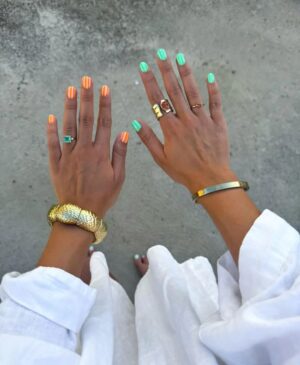 @isabelvinagree-on-instagram-300x365 Ditch Drab Sigits! 10 ربيع إلهام الأظافر