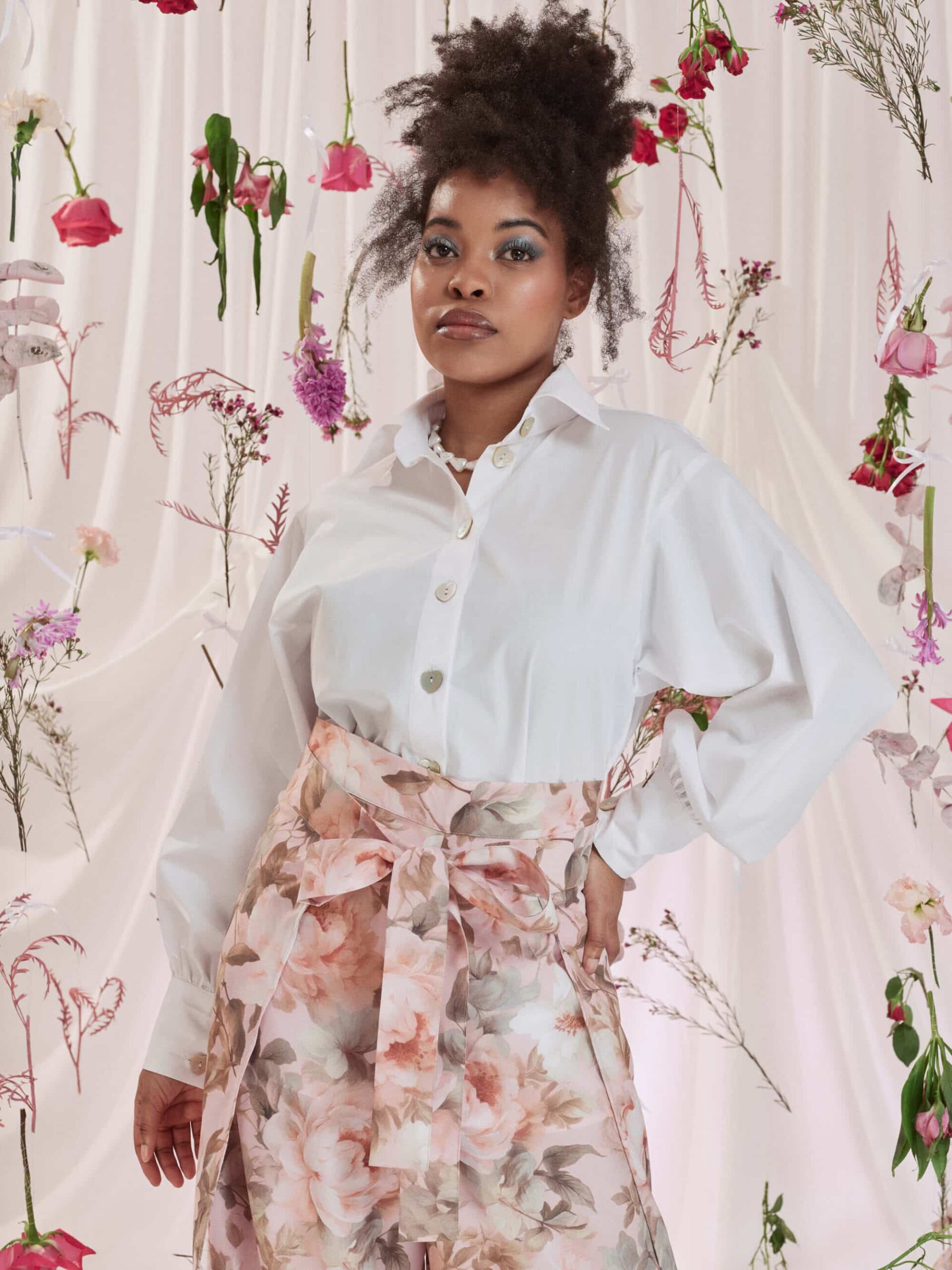 LOUD-BODIES-HATTIE-SHIRT-WHITE-ORGANIC-COTTON-1-2000x2667-1-scaled 10 زائد حجم العناصر غير الرسمية للأعمال