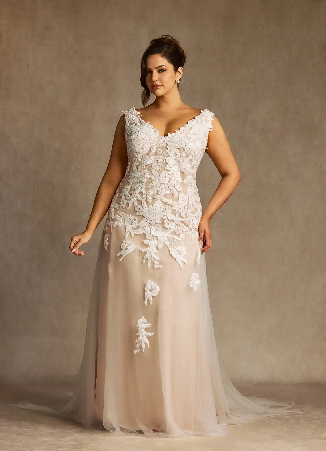 276d50c94528f2fc9144f7b2140956f7.jpg Azazie Plus Size Wedding Ords: 15 فساتين بأسعار معقولة