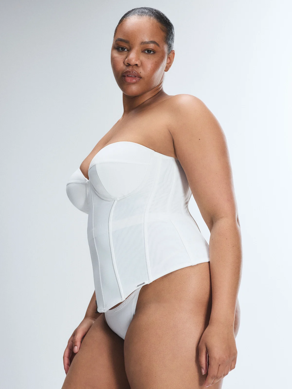 CENTRE-FOLD-CORSET-LI2500528-7612-3-1200x1600-1 10 قطع الملابس الداخلية الزفاف الحلو والتوابل