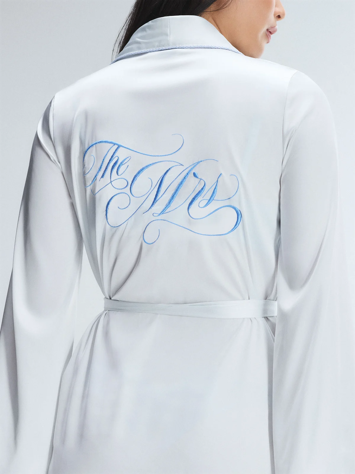 SATIN-EVER-AFTER-SLEEP-ROBE-SQ2500591-7612-1-1200x1600-1 10 قطع الملابس الداخلية الزفاف الحلو والتوابل