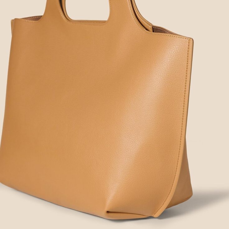 Image for Amazon Essentials Women's Oversized Tote