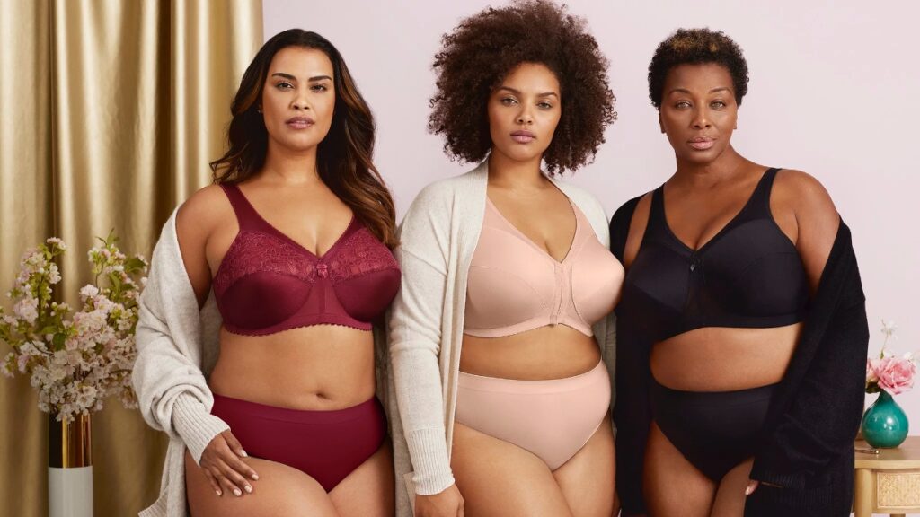 3 women with cup size d or smaller bust