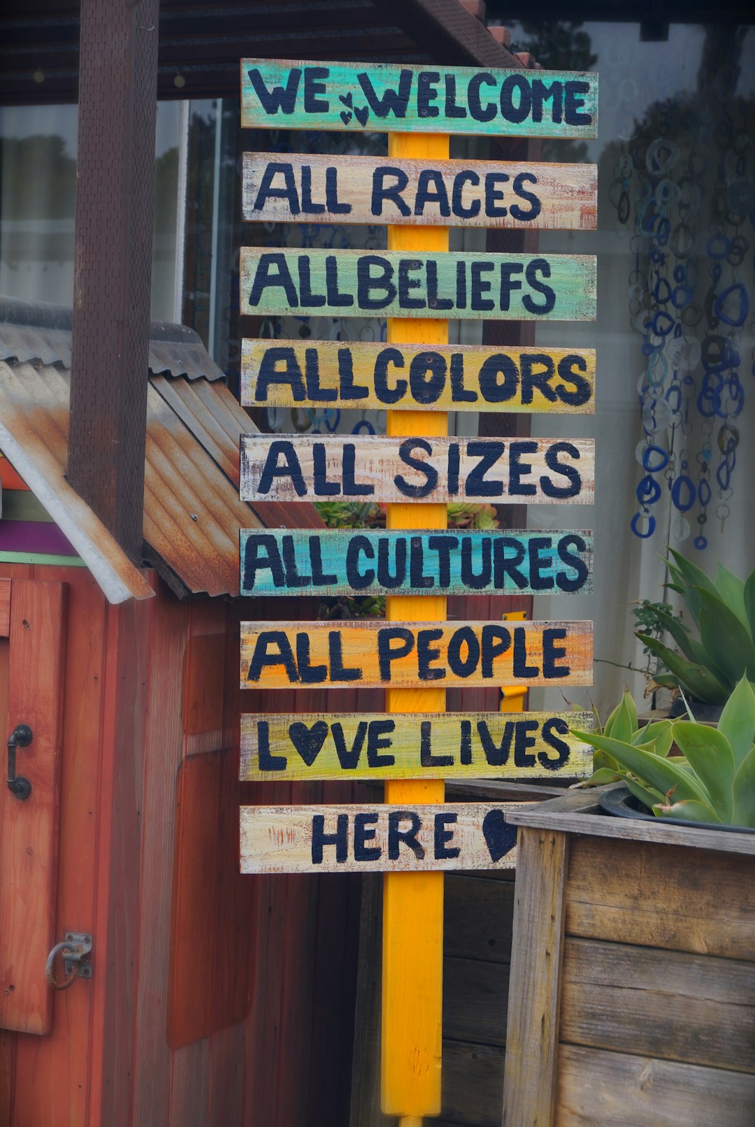 Candice Huffine – Active Advocate for Body Positivity (image credits: unsplash)