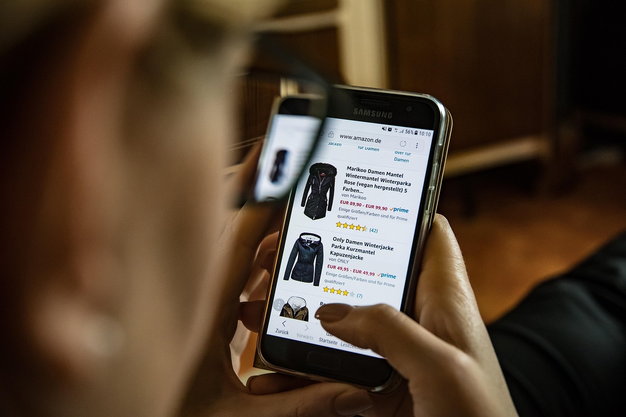 Online Shopping Solves All Plus Size Fashion Problems (image credits: pixabay)