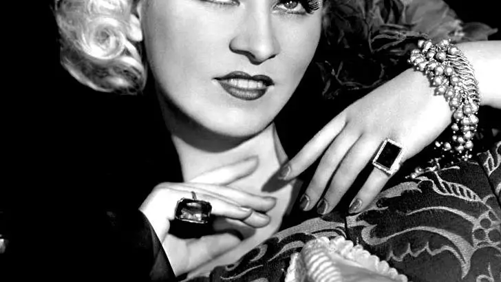 The Forgotten Icons Who Redefined Beauty Standards for Curvy Women