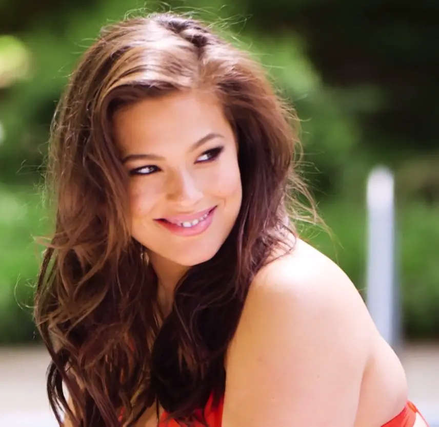 Turning Side Hustles into Impactful Ventures (image credits: ELLE | Ashley Graham, CC BY 3.0, https://commons.wikimedia.org/w/index.php?curid=74474232)
