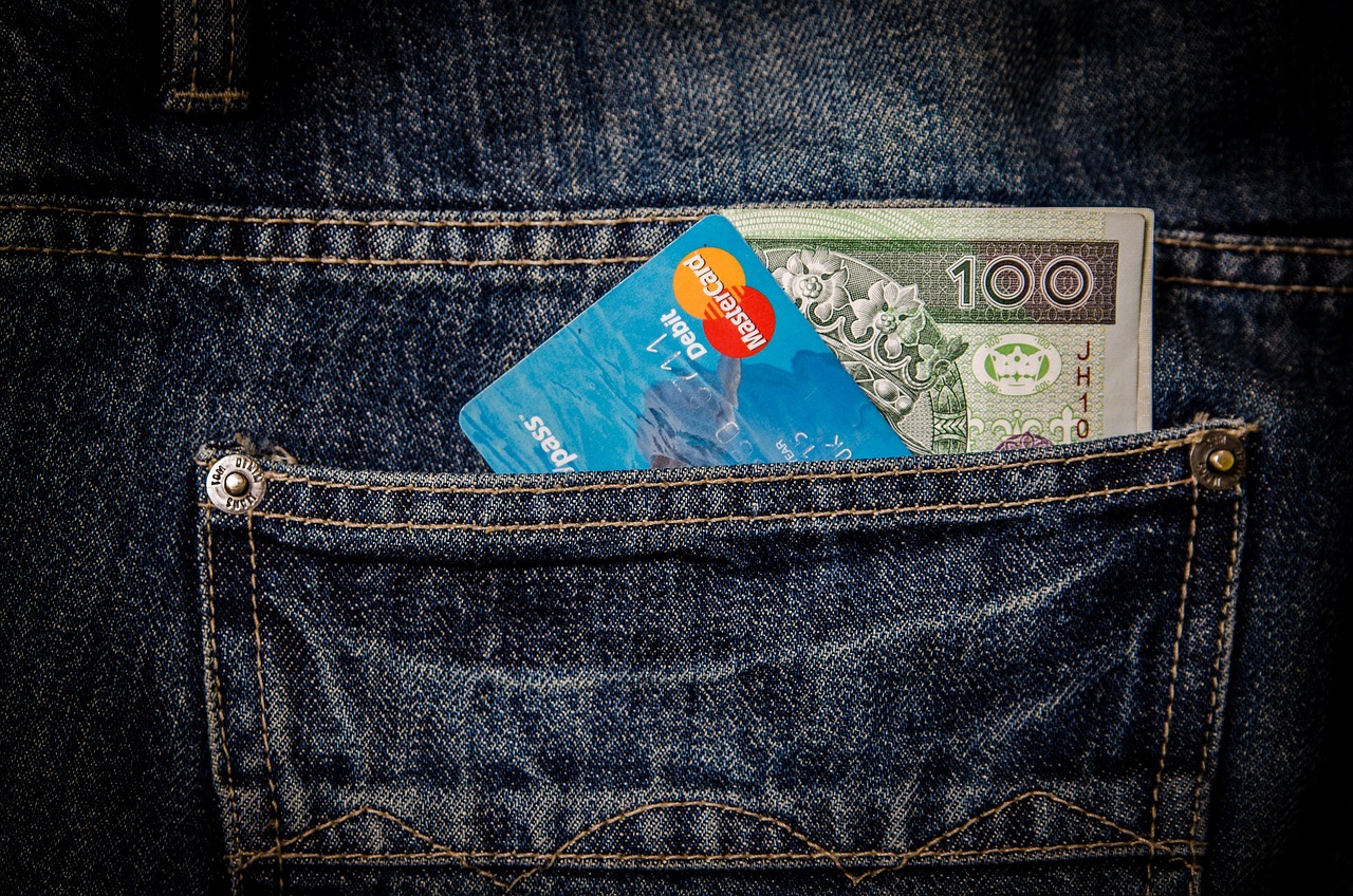 Pocket Placement and Details (image credits: pixabay)