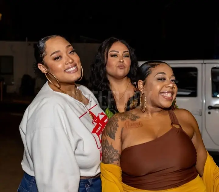 Image from past Curvy Karaoke Events