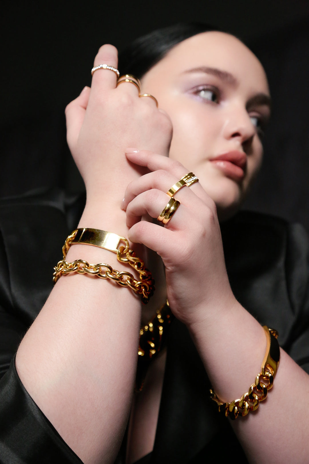 plus size accessories how to highlight plus size curves
wardrobe upgrades for plus size women