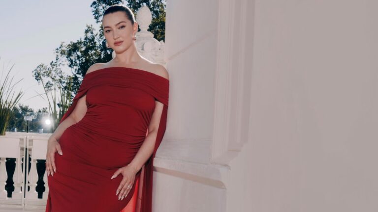 New Year, New Sparkle: The 10 Most Fab Plus Size Party Dress Styles!