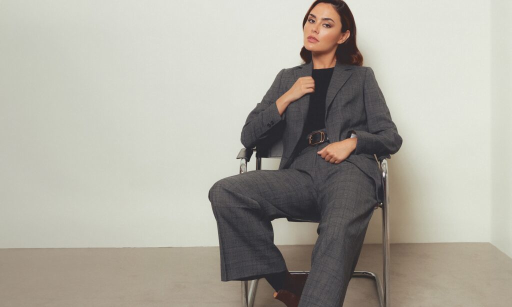 imgi 140 suits main dkt