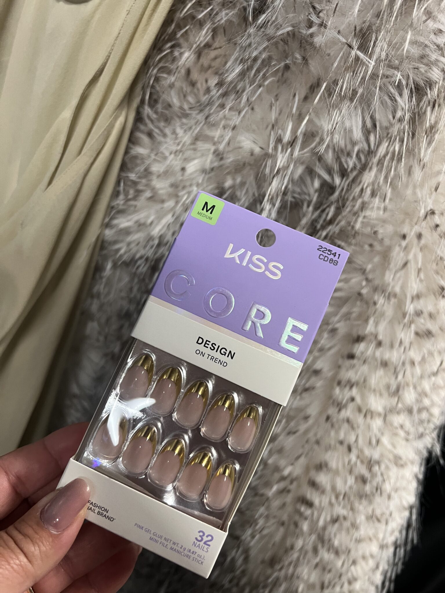 Queen Latifah's AMA Nails by Kiss