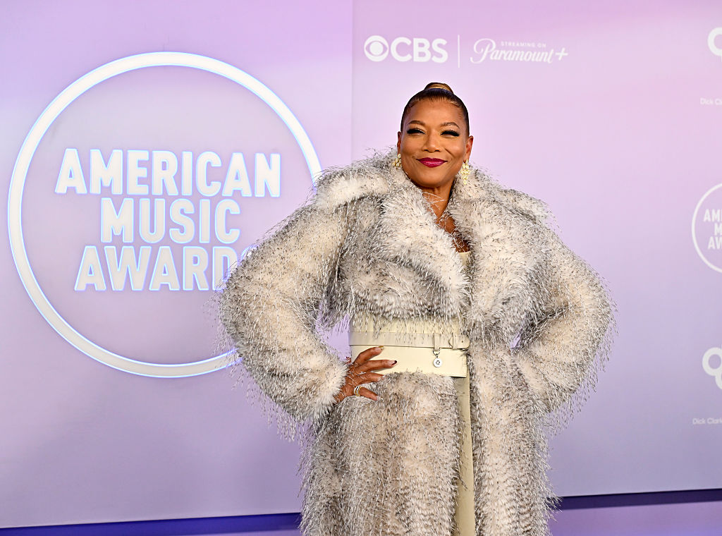 Queen Latifah's AMA Nails by Kiss