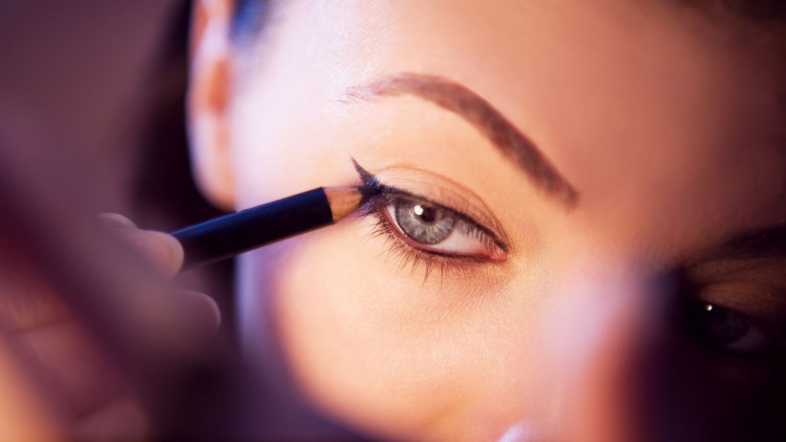 Makeup eyeliner