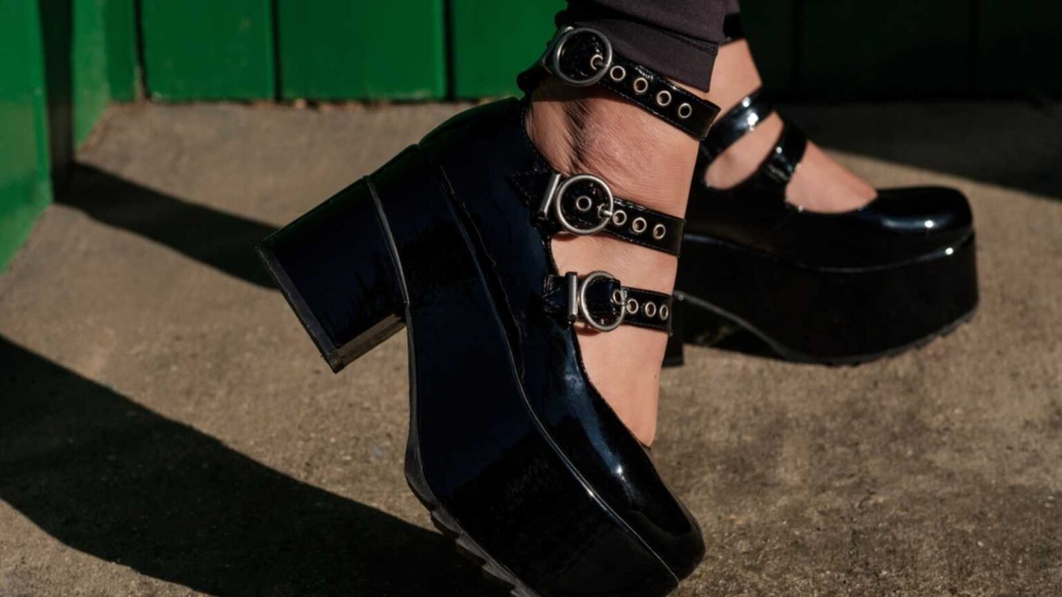 Platform shoes