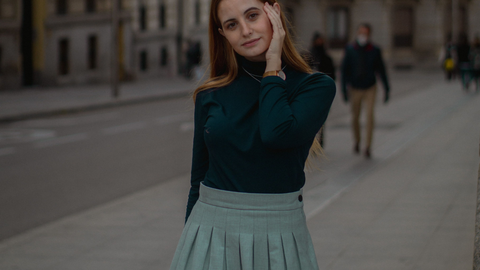 10 Easy Outfit Ideas That Prove You Don't Need Jeans to Look Stylish