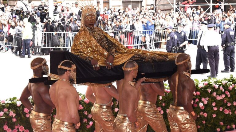 11 Weirdest Outfits in Met Gala History