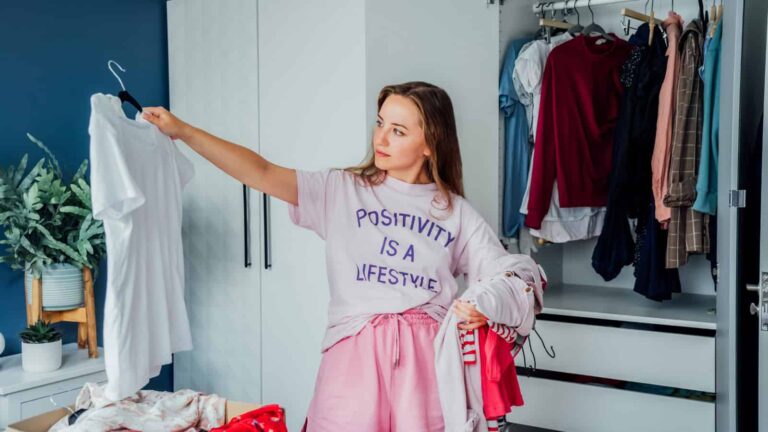 How to Balance Simplicity and Style: 12 Summer Capsule Wardrobe Tips